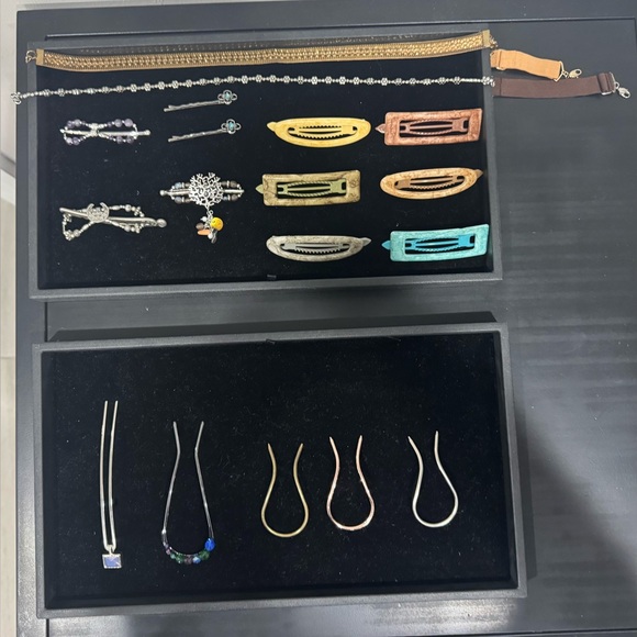 Lilla Rose Accessories - Lot includes 18 hair accessories:12 Lilla Rose plus 6 additional hair clips